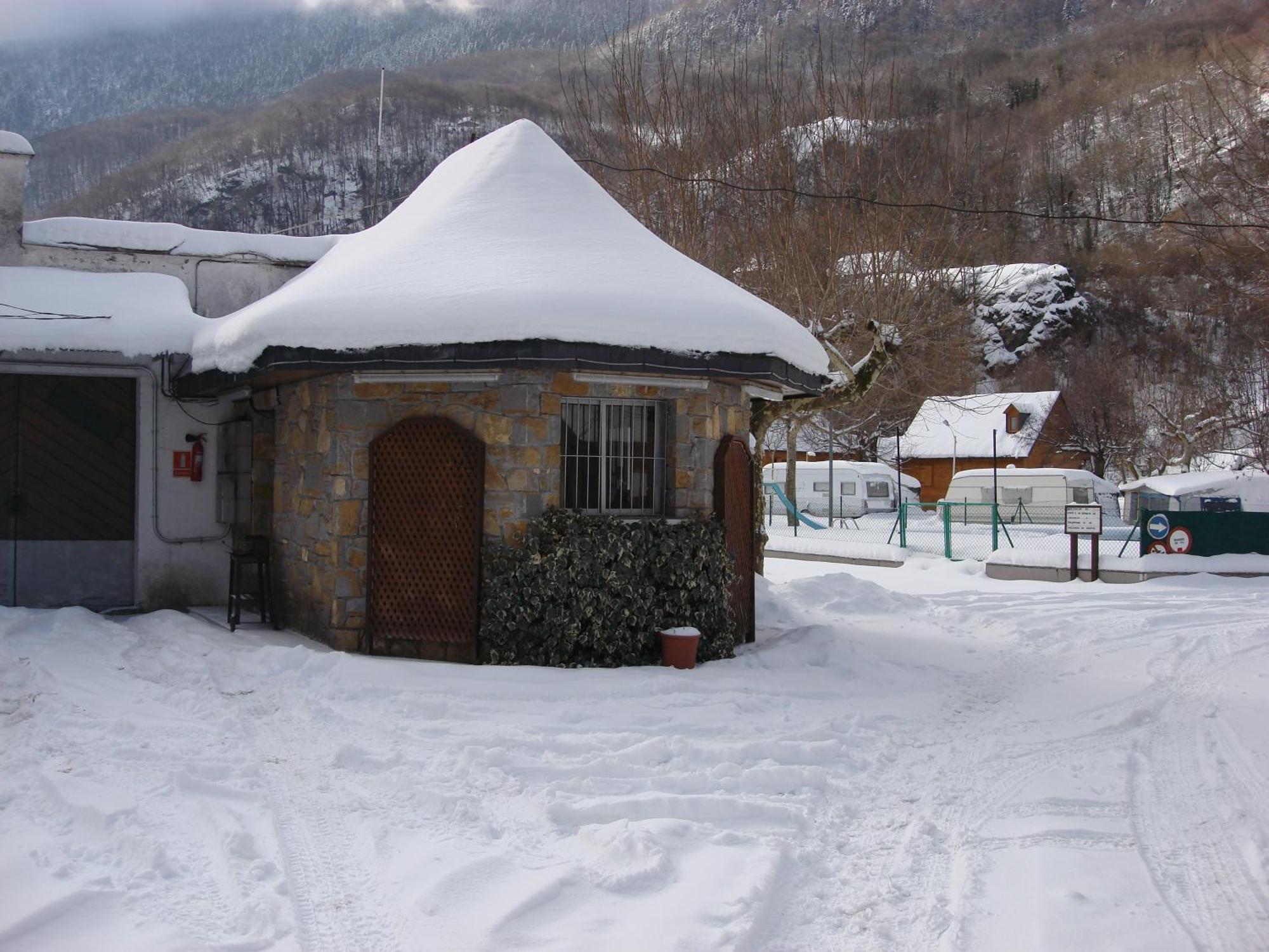 Camping Prado Verde Vilamòs Exterior foto